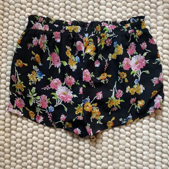 Lucca Couture Floral Satin Casual Black Pink Yellow Green Pajama Shorts Size L - Picture 3 of 10